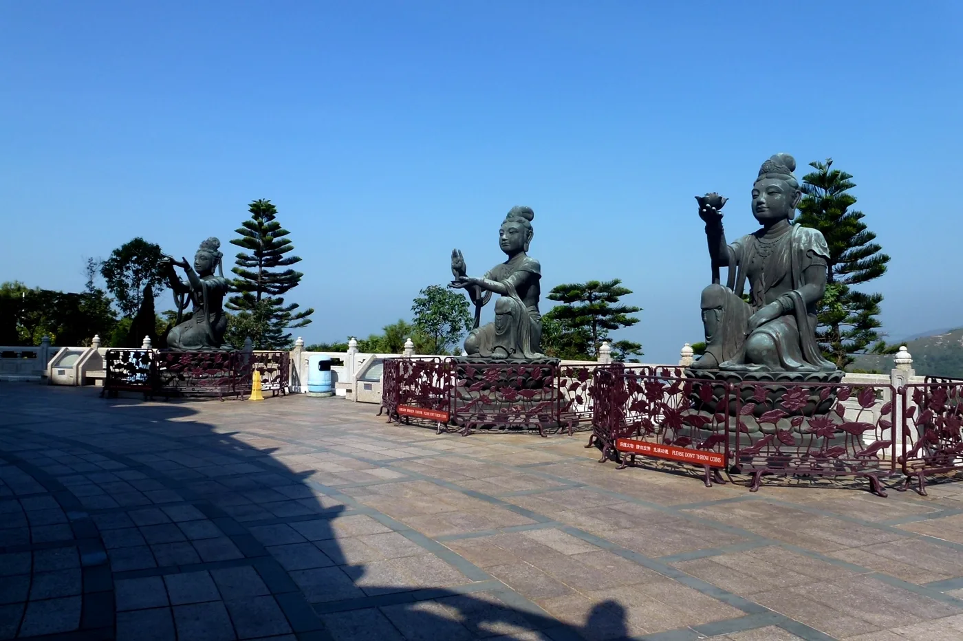 พระใหญ่เทียนถาน (เกาะลันเตา)
